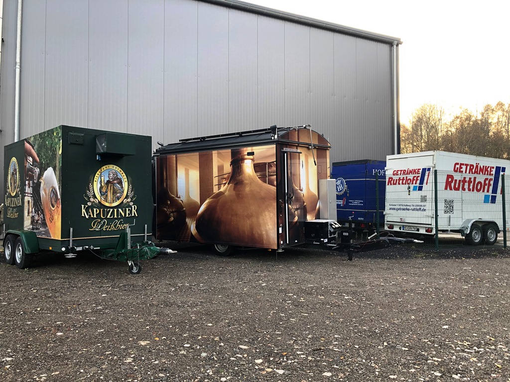 Ausschankwagen und Kühlwagen von Getränke Ruttloff